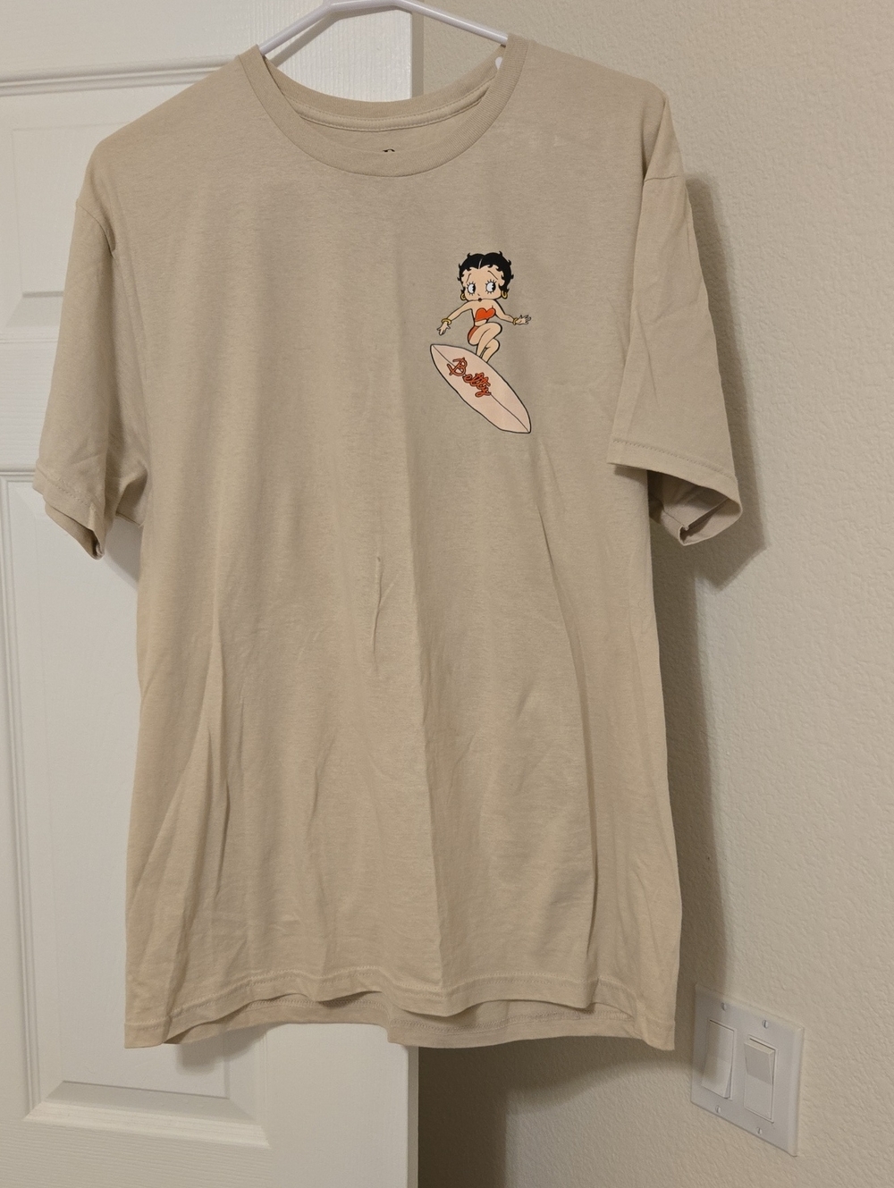 Beige Betty Boop Surf Graphic Tee - Unisex Size L Nwot